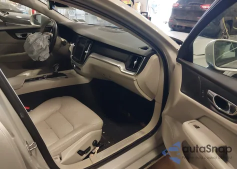 2019 Volvo S60 T6 Momentum from USA, damaged, VIN 7JRA22TK9KG004230